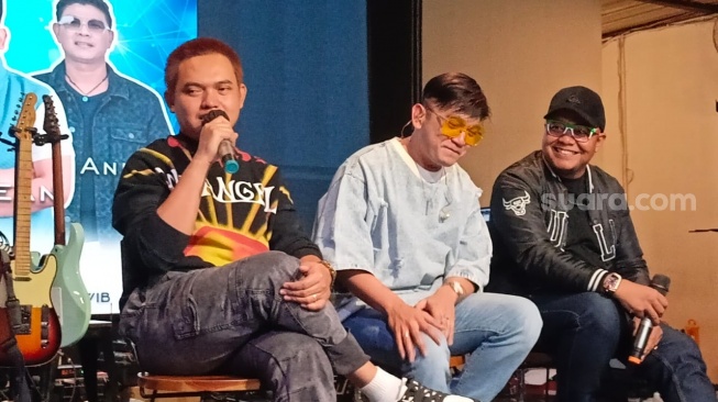 Dodhy Kangen Band, Andrean dan Bimo Maxim saat konferensi pers di Kemang, Jakarta Selatan, Kamis (25/7/2024) [Suara.com/Rena Pangesti]