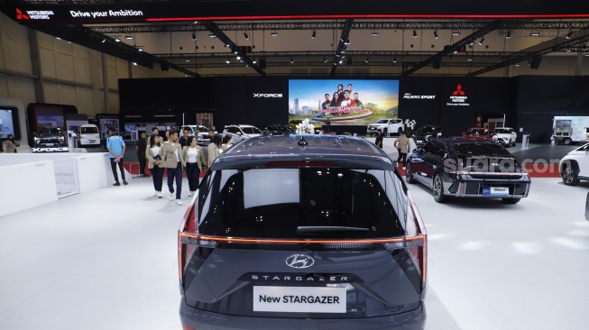 Hyundai New Stargazer dipamerkan di GIIAS 2024 yang digelar hingga 28 Juli di ICE BSD. MPV ini bisa jadi pilihan tepat untuk mobil keluarga yang aman, canggih dan efisien. [Suara.com/Alfian Winanto]