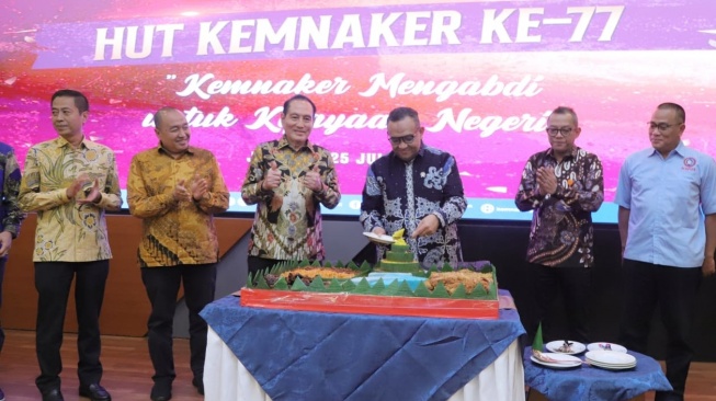 HUT Ke-77, Wamenaker: Momentum Refleksi Kontribusi Kemnaker dalam Pembangunan Nasional