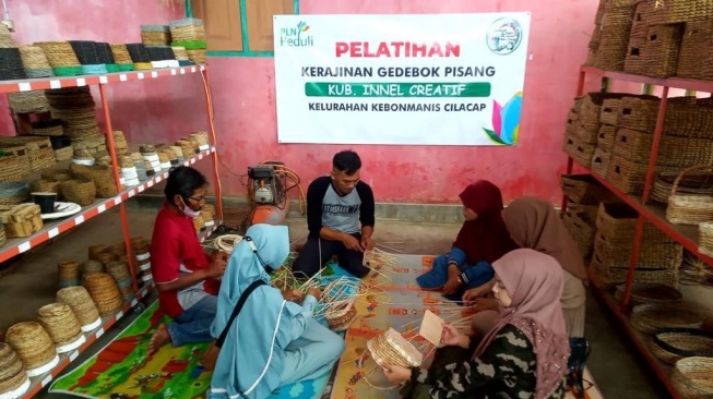 Laporan Tahunan Program TJSL PLN Peduli Catat Keberhasilan Pengembangan Lapangan Kerja dan UMK Secara Nasional