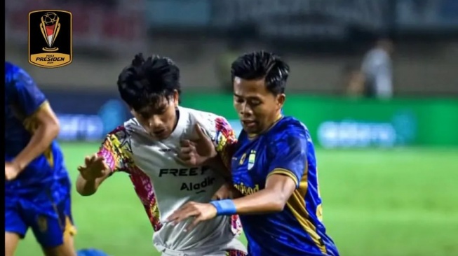 Persis Solo sementara unggul 1-0 dari Persib Bandung di babak pertama perebutan semifinal Piala Presiden 2024.  (Instagram Piala Presiden 2024)