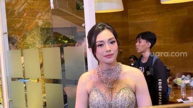 Celine Evangelista ditemui di Plaza Indonesia, Jakarta Pusat pada Rabu (24/7/2024). [Suara.com/Rena Pangesti]