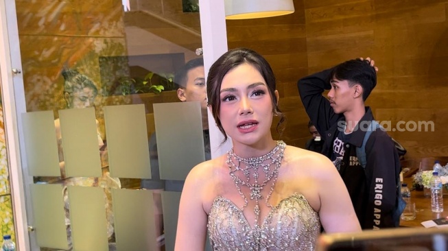 Pendidikan Celine Evangelista, Profesionalisme Saat Sepanggung dengan Stefan William Bikin Terenyuh