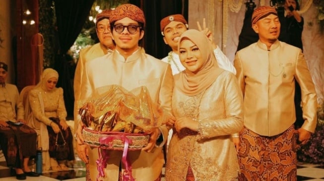 Disebut Lebih Cantik dari Pengantin, Intip Mewahnya Pesona Aurel ...