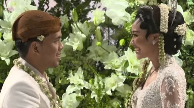 Thariq Halilintar dan Aaliyah Massaid resmi menjadi pasangan suami istri (YouTube/Thariq Halilintar)