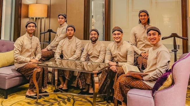 9 Adu Gaya Bridesmaid dan Groomsmen Akad Nikah Thariq Halilintar dan Aaliyah Massaid