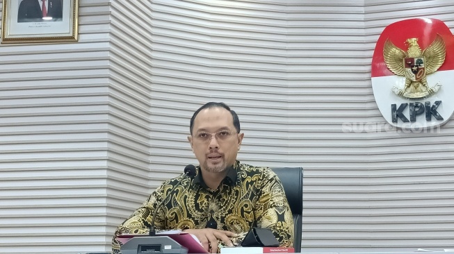 Ketua DPW PSI Kalbar Alexius Akim Diperiksa KPK Terkait Kasus Harun Masiku