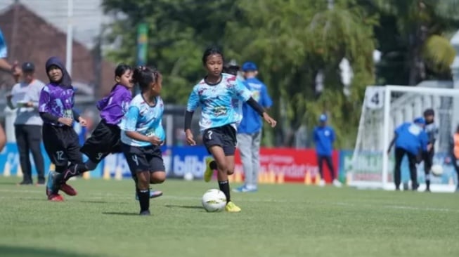 MilkLife Soccer Challenge: Bangkit dari Cedera Lutut, Adinda Resti Widayati Kini Borong 20 Gol