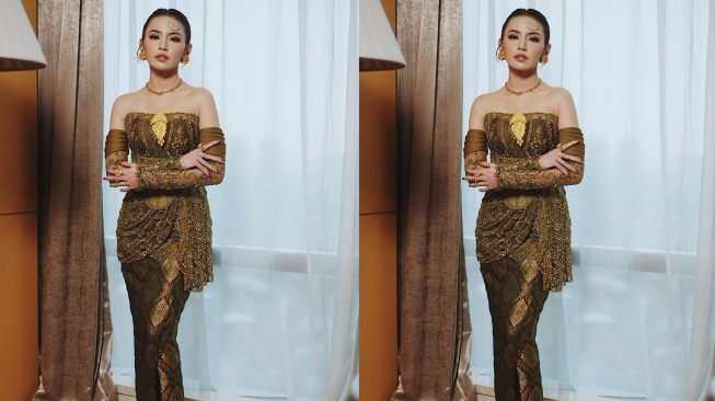 Kebaya unik Mahalini di nikahan Aaliyah Massaid. (Instagram/askyfebrianti)