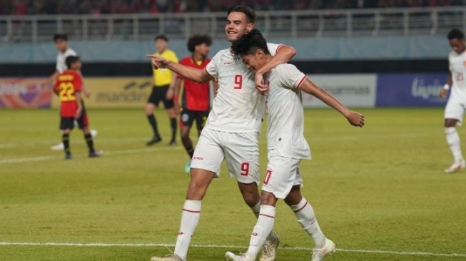 Jens Raven dan Kafiatur Rizky, dua pemain andalan Timnas Indonesia di Piala AFF U-19. (pssi.org)