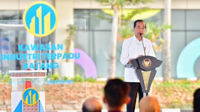 10 Tahun Jokowi: OSS Mempermudah Perizinan, Dongkrak Investasi