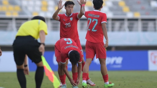 Thailand U-19 mengejutkan banyak pihak dengan melaju ke final setelah menang 1-0 atas Australia U-19 di semifinal. (@fathailandofficial)