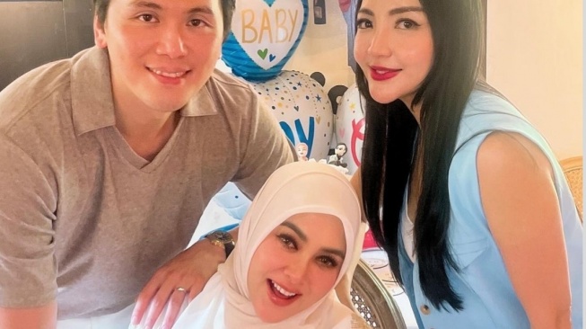 Foto Baby Shower Syahrini yang Dinilai Sederhana (Instagram)