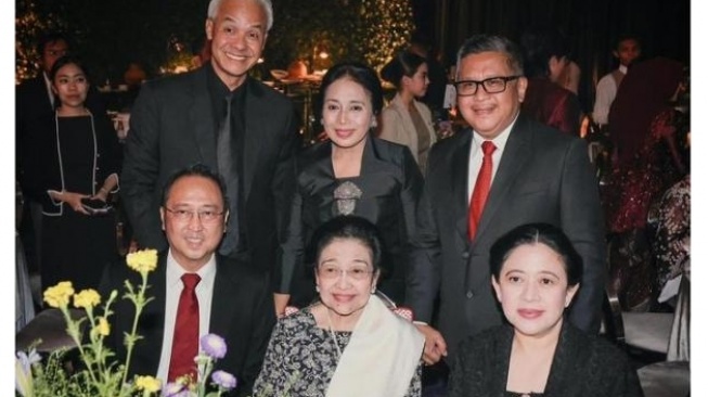 Megawati dan jajaran pejabat di nikahan Aaliyah-Thariq (Instagram/Ganjar Pranowo).