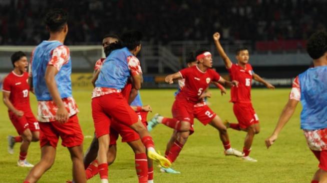 Selebrasi para pemain Timnas Indonesia U-19 setelah menang atas Malaysia di semifinal Piala AFF U-19 (pssi.org)