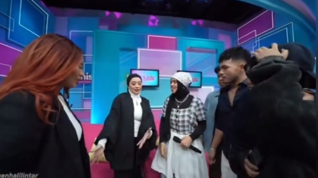 interaksi Zahwa Massaid dengan keluarga Gen Halilintar (TikTok/@inilahakuu91)