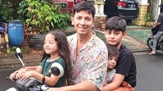 Potret Kebersamaan Sonny Septian dan King Faaz (instagram/@sonnyseptian)