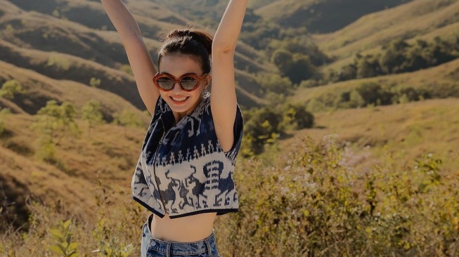 Potret Raline Shah Liburan di Sumba. (Instagram/ralineshah)