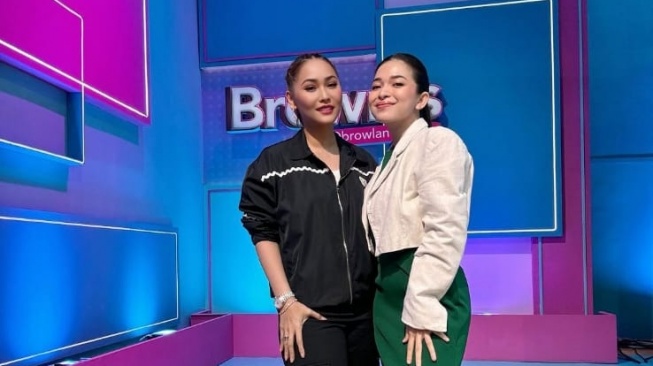 Inul Daratista tampil menjadi host pengganti Brownis (Instagram/@inul.d)