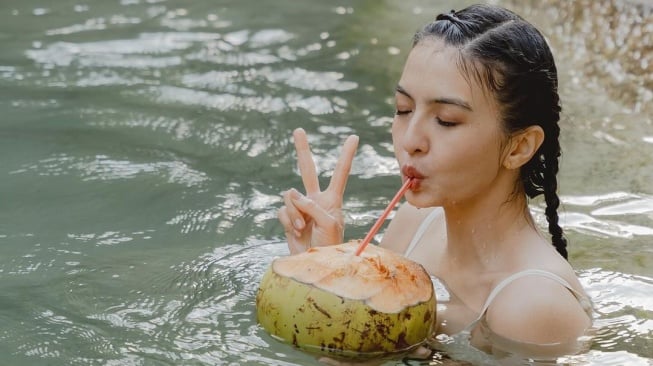 Potret Raline Shah Liburan di Sumba. (Instagram/ralineshah)