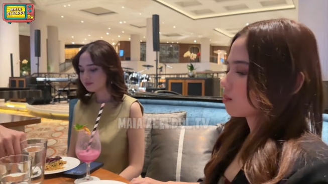 Potret Syifa Hadju ikut serta family dinner El Rumi (YouTube/MAIA ALELDUL TV)