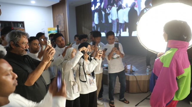 Darwis Triadi Hadir di One Day Class Photography dan Private Mentoring 20 Peserta Terpilih di Aceh