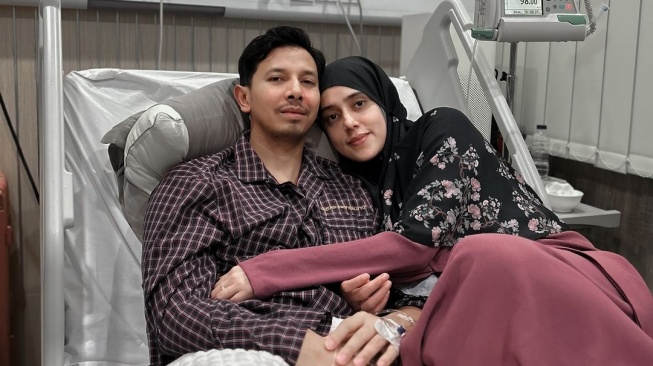 5 Artis Setia Dampingi Pasangan yang Sakit Parah, Terkini Fairuz A Rafiq