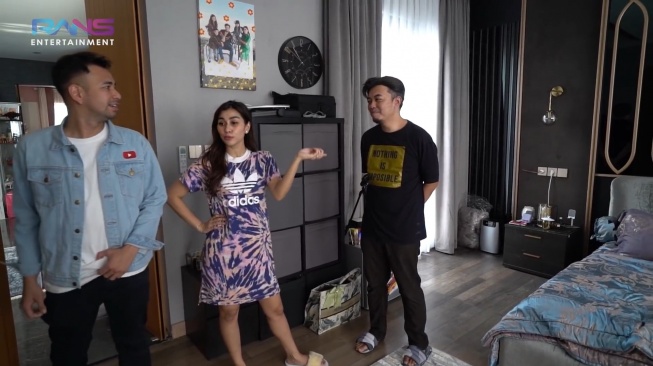 Potret rumah Nisya Ahmad dan Andika Rosadi (YouTube/Rans Entertainment)