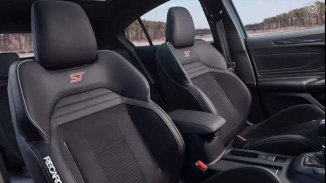 Jok mobil produksi Recaro (Carscoops)