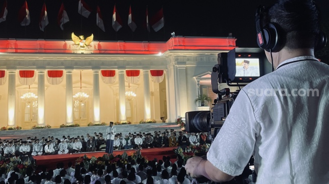 Presiden Joko Widodo atau Jokowi memohon maaf atas segala salah dan khilaf selama memimpin Indonesia. (Suara.com/Novian)