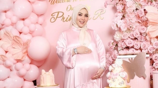 10 Artis Melahirkan Anak Perempuan di Paruh Pertama Tahun 2024