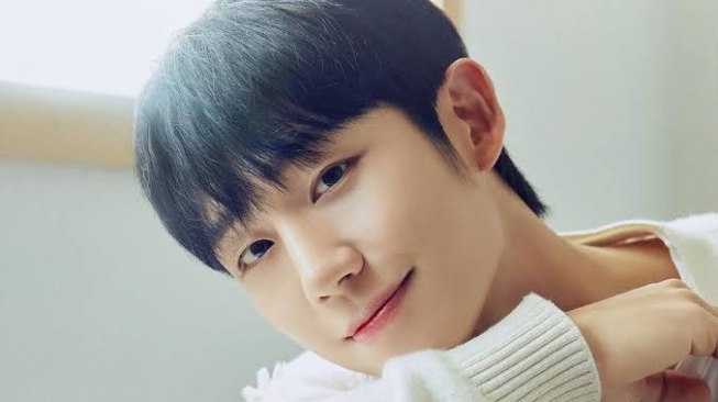 4 Drama Korea yang Dibintangi Jung Hae In, Terbaru Ada Love Next Door