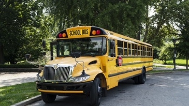 Bantul Barat Tak Banyak Angkutan Komersial untuk Siswa, Dishub Luncurkan Bus Pelajar