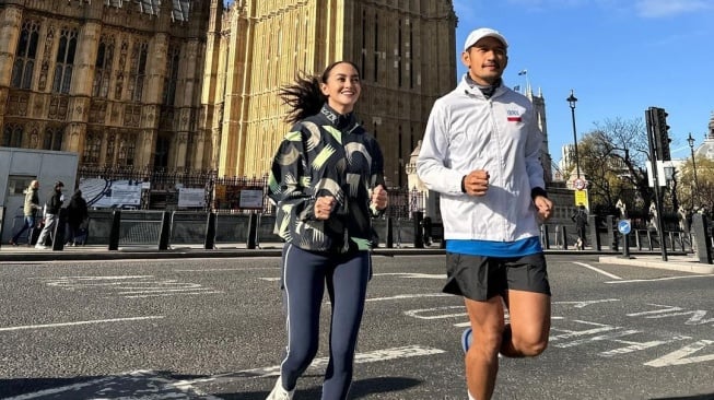 Ibnu Jamil dan Ririn Ekawati mengikuti ajang lari marathon di London, Inggris. [Instagram]