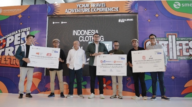 Kolaborasi Memajukan Bisnis Fashion Lokal di Indonesia Clothing Summit 2024