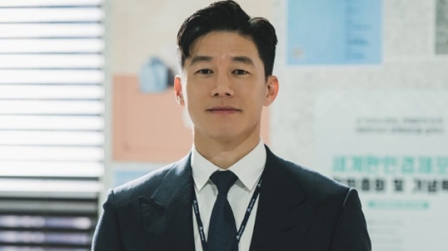 3 Drama Korea Dibintangi Kim Mu Yeol yang Tayang 2024, Terbaru Queen Woo