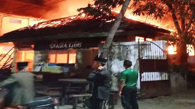 Kronologi Kebakaran Kantin Pondok Pesantren Gontor Ponorogo, Diduga Akibat Korsleting Listrik