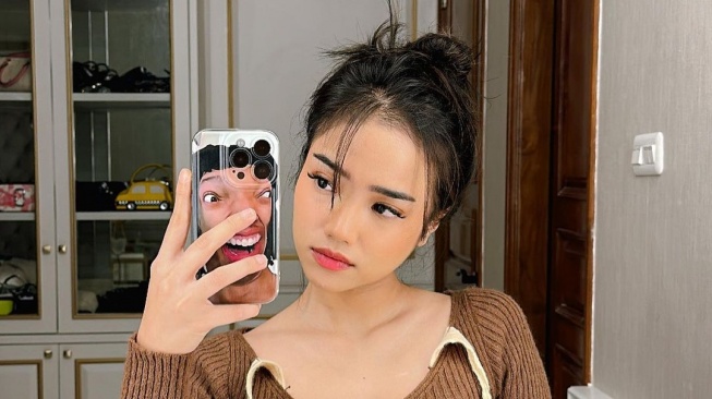 Potret Fujianti Utami Putri alias Fuji mirror selfie (Instagram/fuji_an)