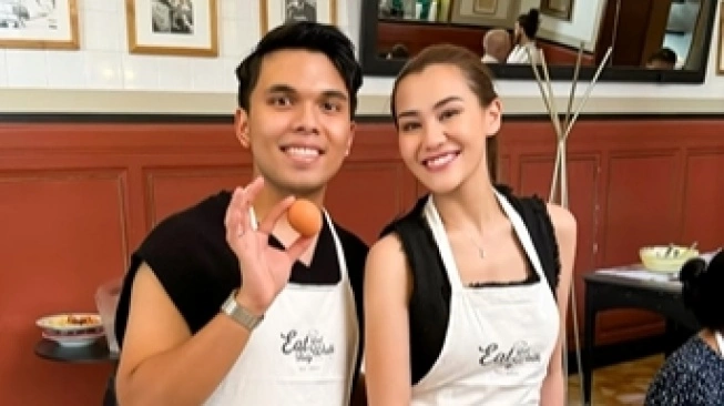 Xususiy rus yalangoch porno Porno Cynthia Fox