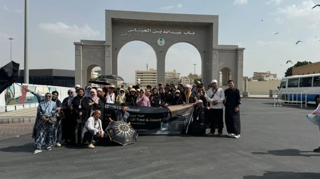 Payung Madinah Tour: Melangkah Menuju Baitullah dengan Nyaman