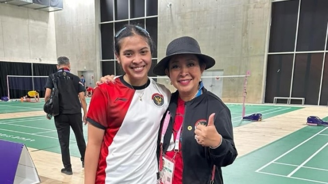 Titiek Soeharto menangis kejer lihat perjuangan Gregoria Mariska Tunjung di Olimpiade Paris 2024 (Instagram/@titieksoeharto)