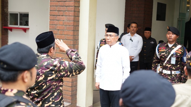 Ketua Umum Pengurus Besar Nahdlatul Ulama (PBNU) KH Yahya Cholil Staquf alias Gus Yahya menerima ratusan kader Banser pada hari ini. (Foto dok. PBNU)