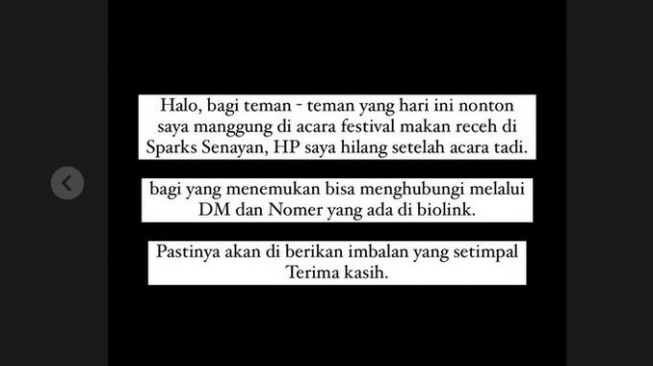 Rizky Febian mengumumkan ponselnya hilang saat mengikuti acara Makan Receh di kawasan Senayan, Jakarta Pusat, Minggu (4/8/2024). [Instagram]