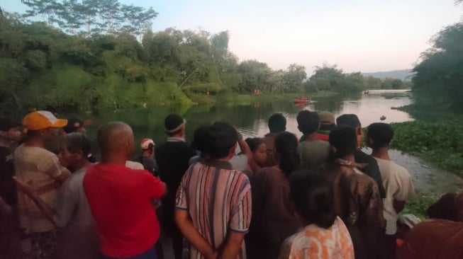 Satu Orang Diduga Tenggelam di Tempuran Sungai Opak, Tim SAR Gabungan masih Kesulitan Cari Korban