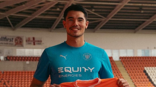 Bek Timnas Indonesia, Elkan Baggott resmi berseragam klub League One Inggris, Blackpool dengan status pinjaman semusim dari Ipswich Town. [Dok. Blackpool]