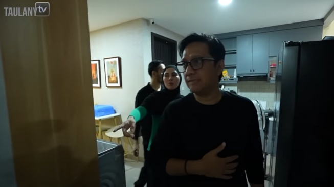 Potret rumah Jeje Govinda dan Syahnaz Sadiqah (YouTube/Taulany TV).