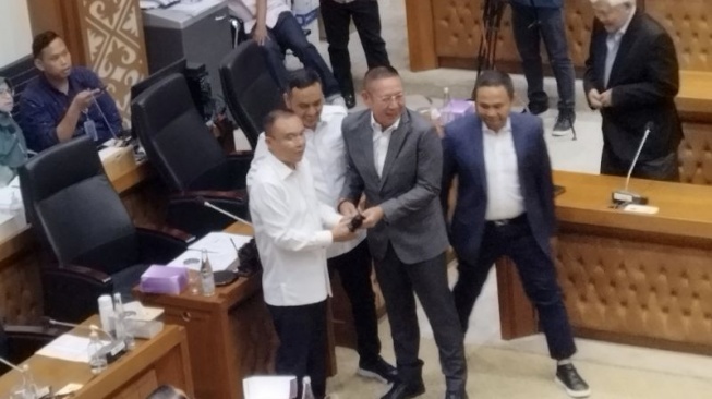 Ketua Baleg RI, Supratman yang posisinya tiba-tiba digantikan oleh anggota Fraksi Gerindra, Wihadi Wiyanto. (Antara)