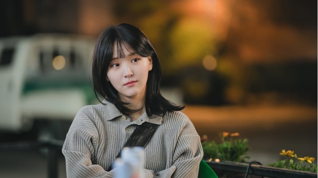 Berperan Jadi Paramedis, Kim Ji Eun Ungkap Alasan Bintangi Drama 'Love Next Door'