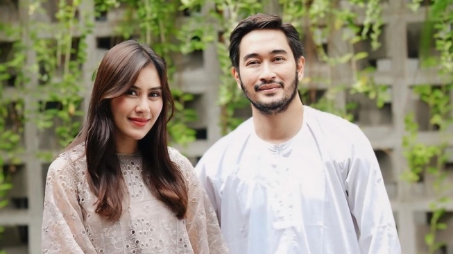 Jeje Govinda dan istri, Syahnaz Sadiqah (Instagram/ritchieismail)