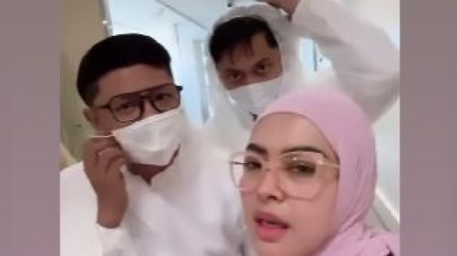 Aisyahrani spill detik-detik kelahiran anak Syahrini. [Instagram]